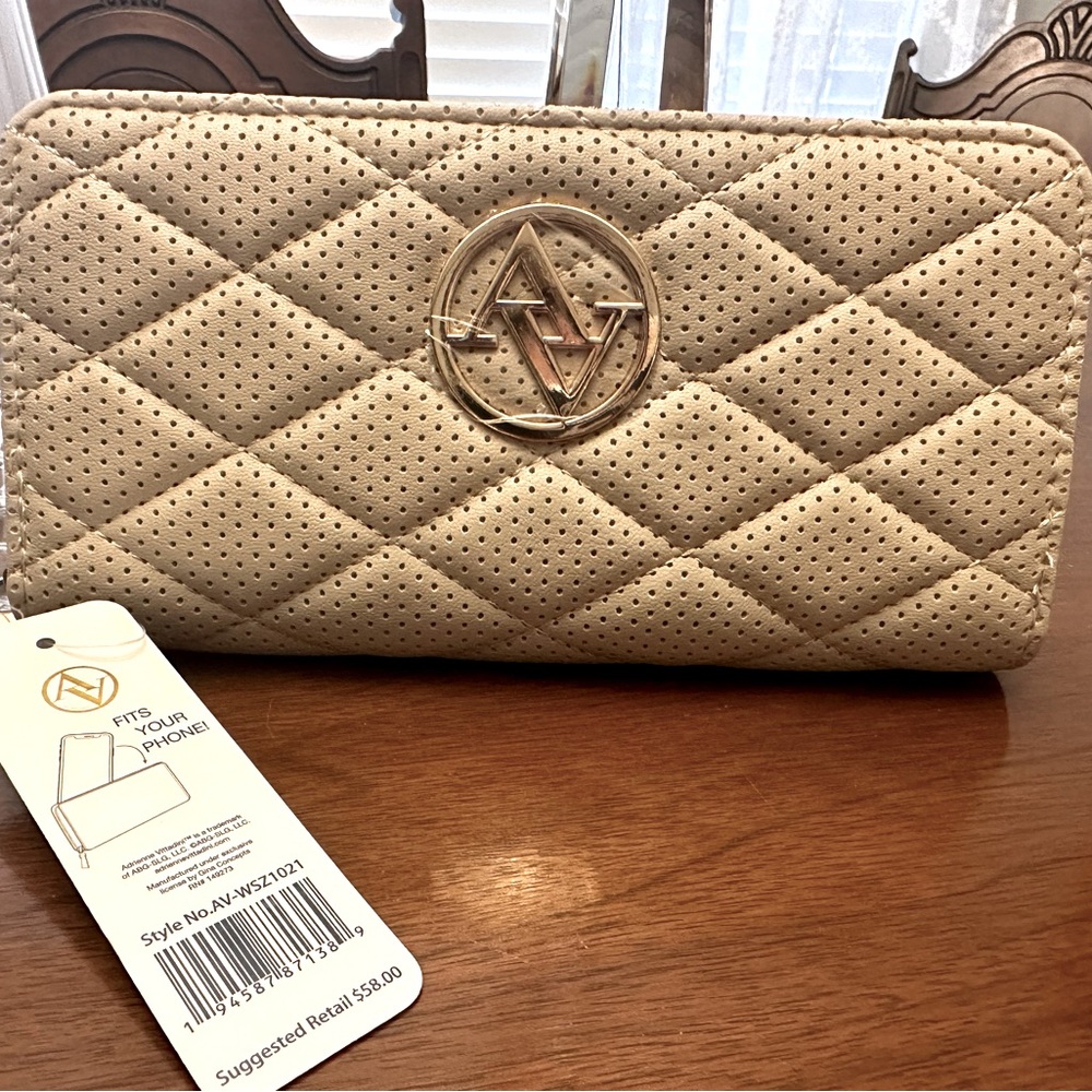 Adrienne Vittadini Light Cream Wallet NWT